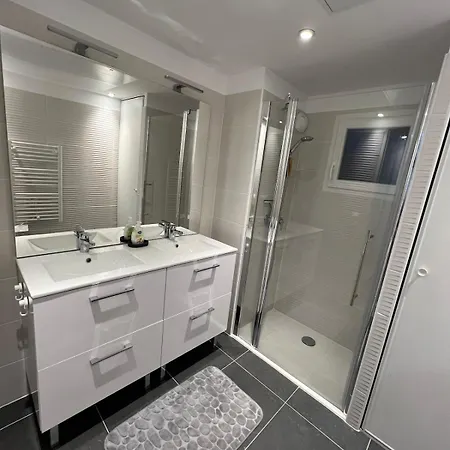 Appartamento New In Antibes